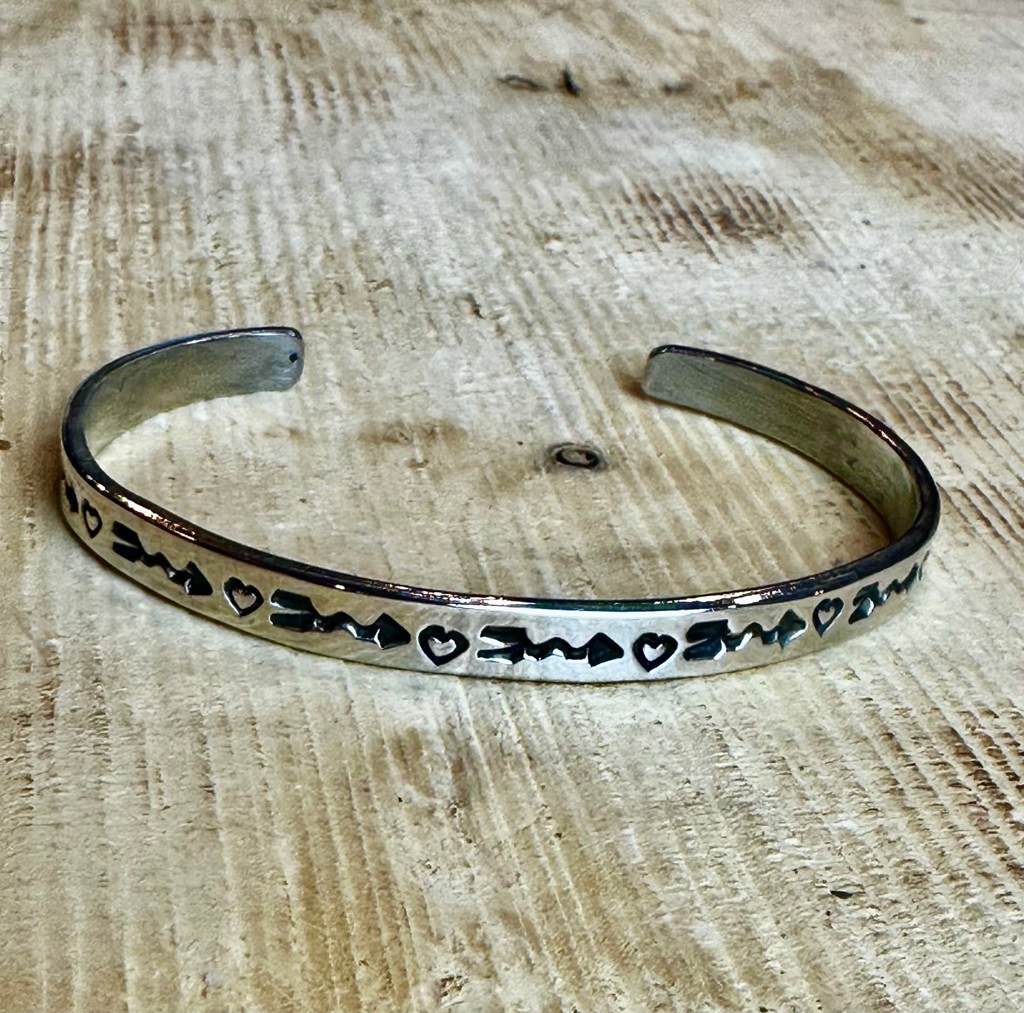 Got Heart Arrow Stacker Cuff