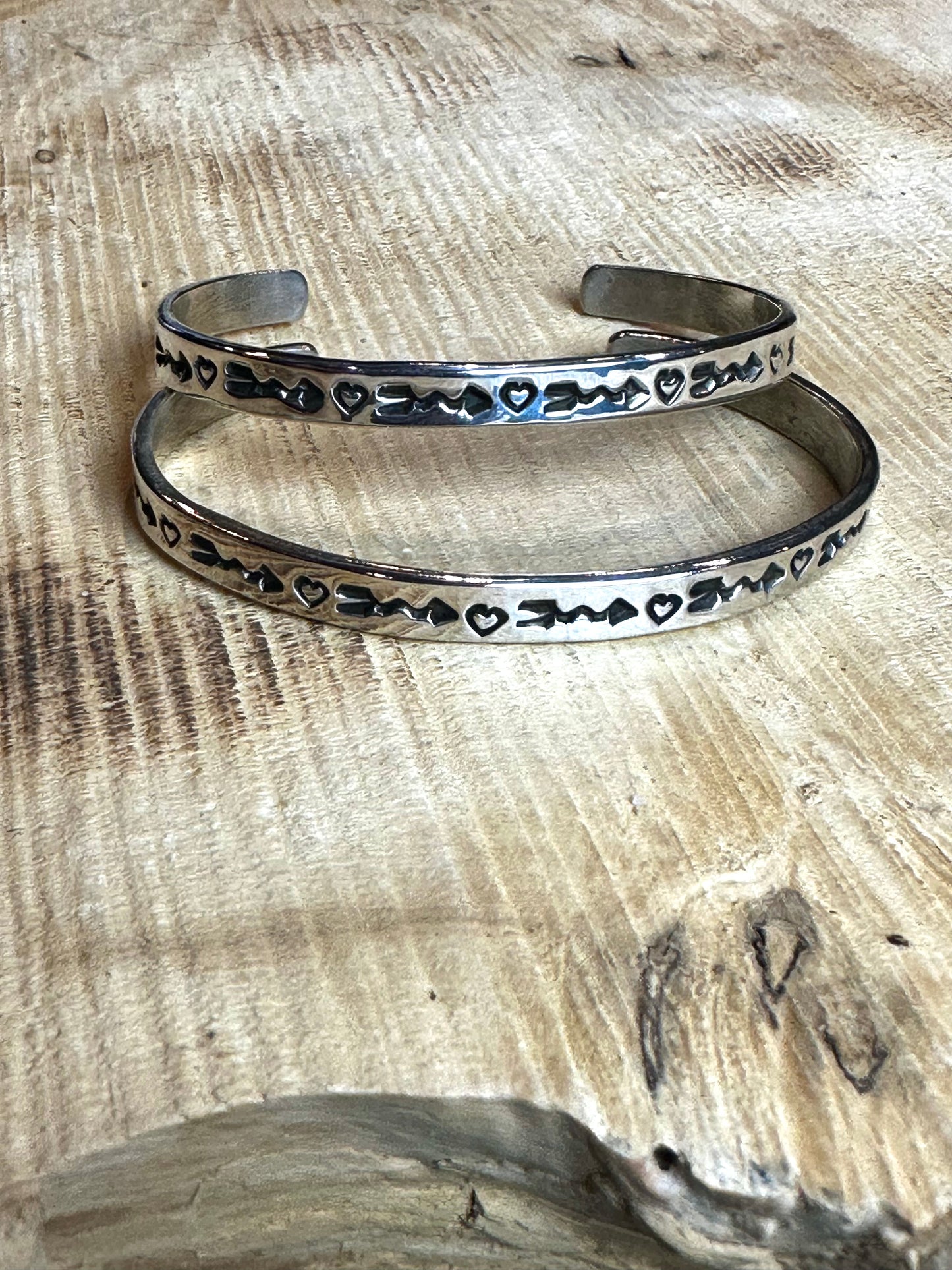 Got Heart Arrow Stacker Cuff